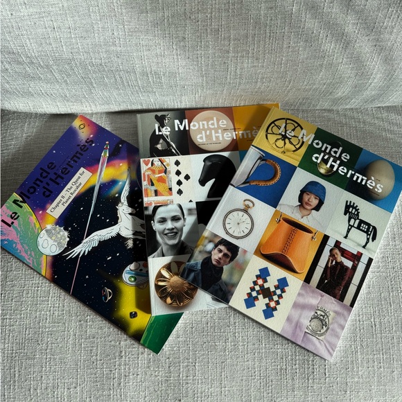Le Monde d'Hermès Magazine Set of 3 - Picture 1 of 7